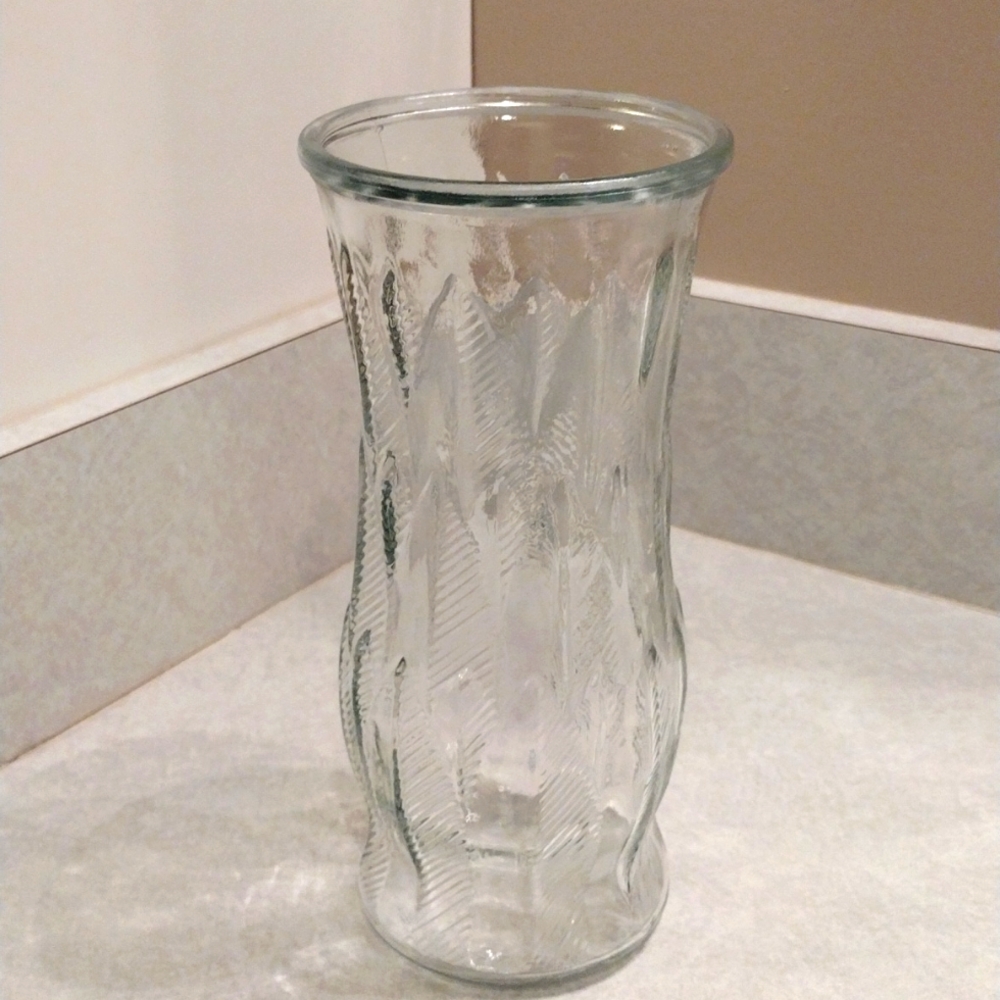 Brody bud vase.